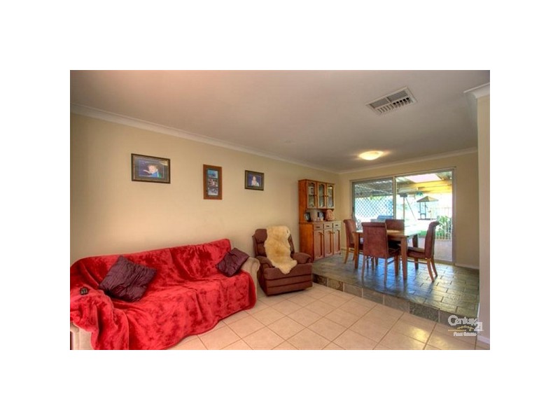 8 Larch Place, Forrestfield WA 6058