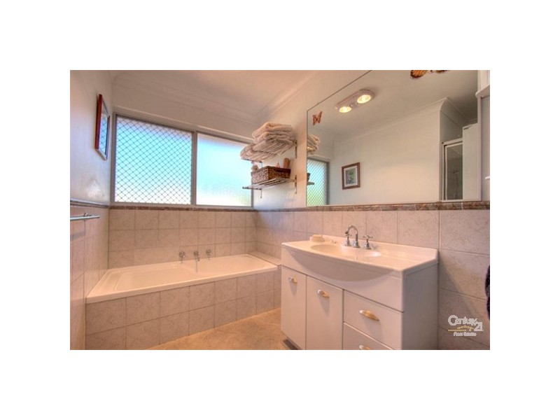 8 Larch Place, Forrestfield WA 6058