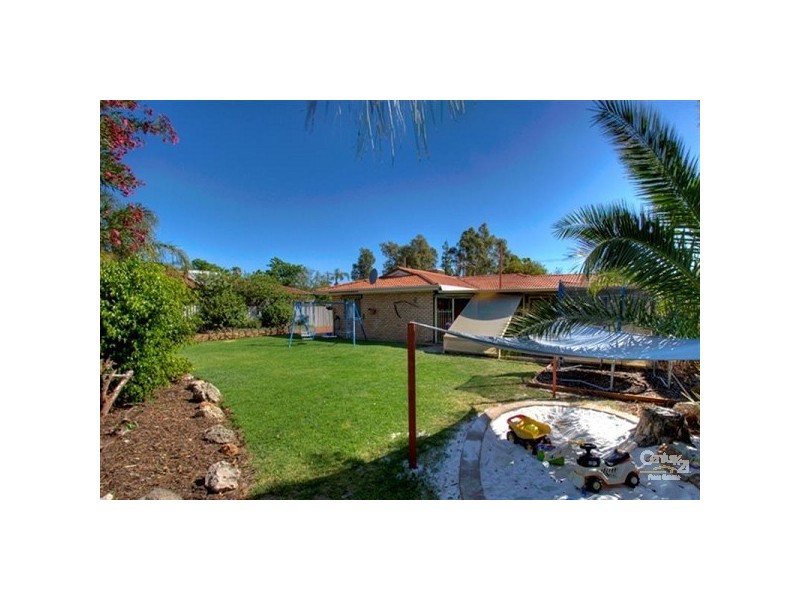 8 Larch Place, Forrestfield WA 6058