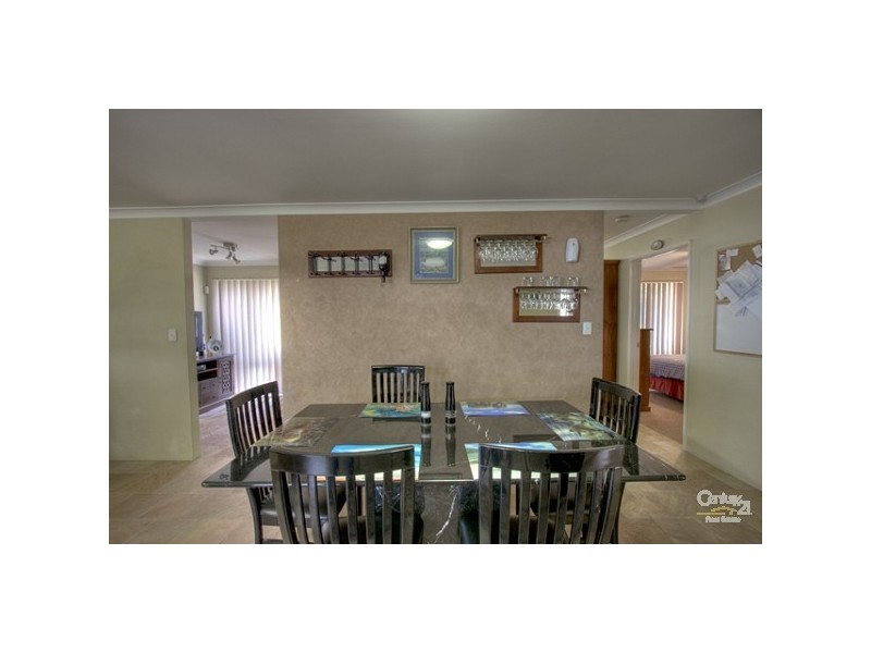 33 AMETHYST PLACE, Maida Vale WA 6057