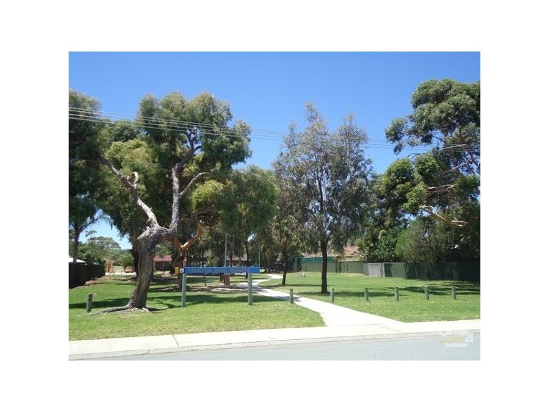 35 Willow Way, Maddington WA 6109