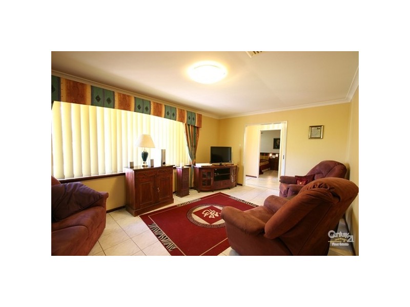 44 Magnolia Way, Forrestfield WA 6058