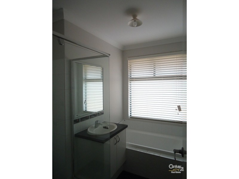 17 Azalea Gardens, Forrestfield WA 6058