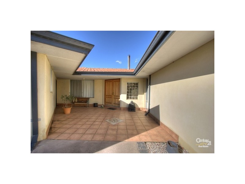 5 Wisteria Court, Forrestfield WA 6058