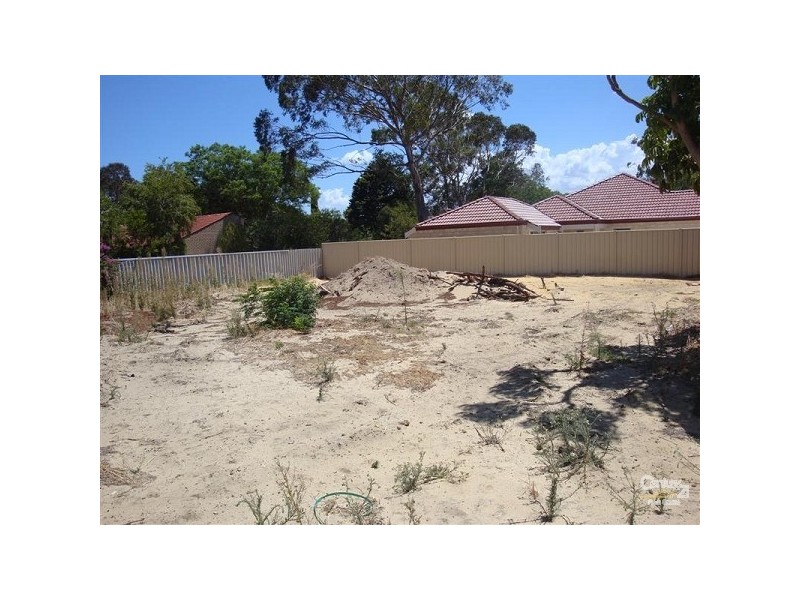 14B Northumberland Road, Forrestfield WA 6058
