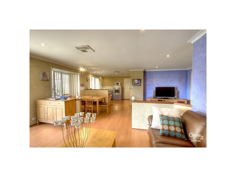 17 Lambertia Crescent, High Wycombe WA 6057