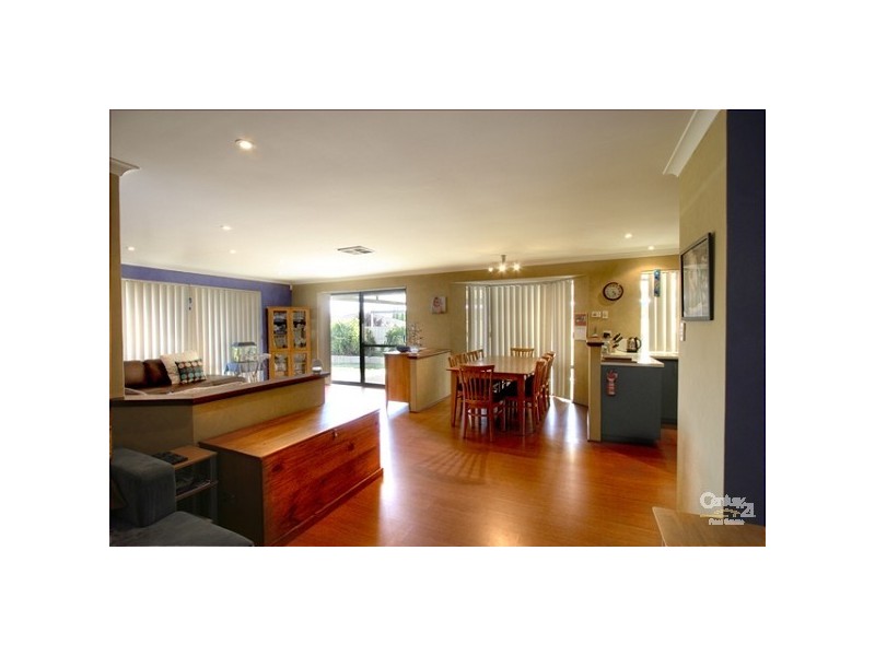 17 Lambertia Crescent, High Wycombe WA 6057