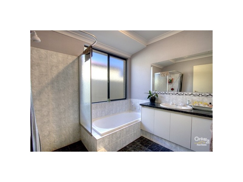 17 Lambertia Crescent, High Wycombe WA 6057