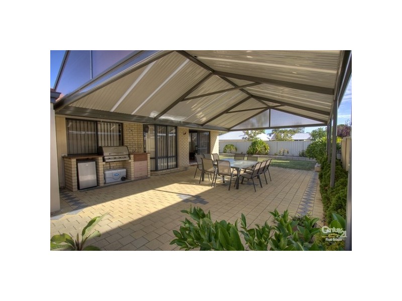 17 Lambertia Crescent, High Wycombe WA 6057