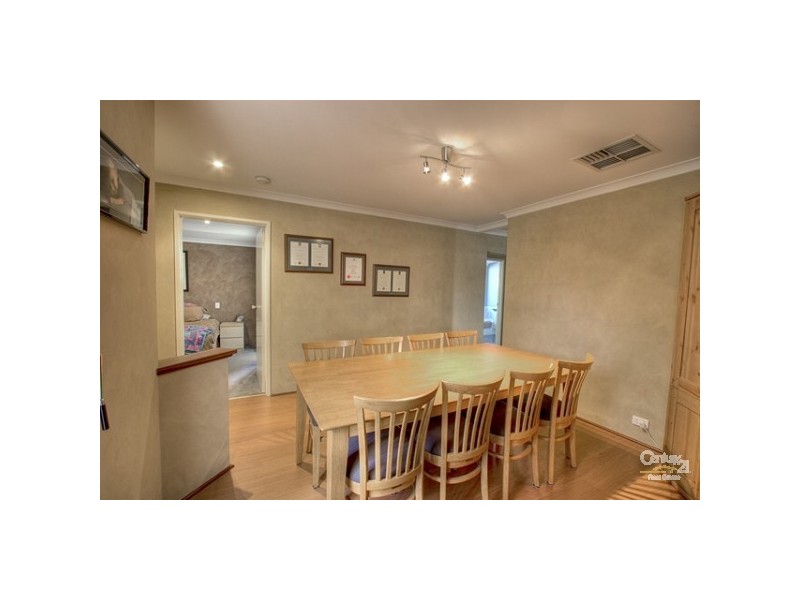 17 Lambertia Crescent, High Wycombe WA 6057