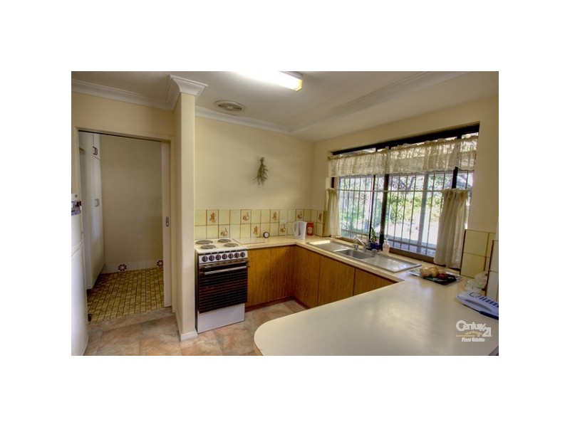 31 Agincourt Drive, Forrestfield WA 6058
