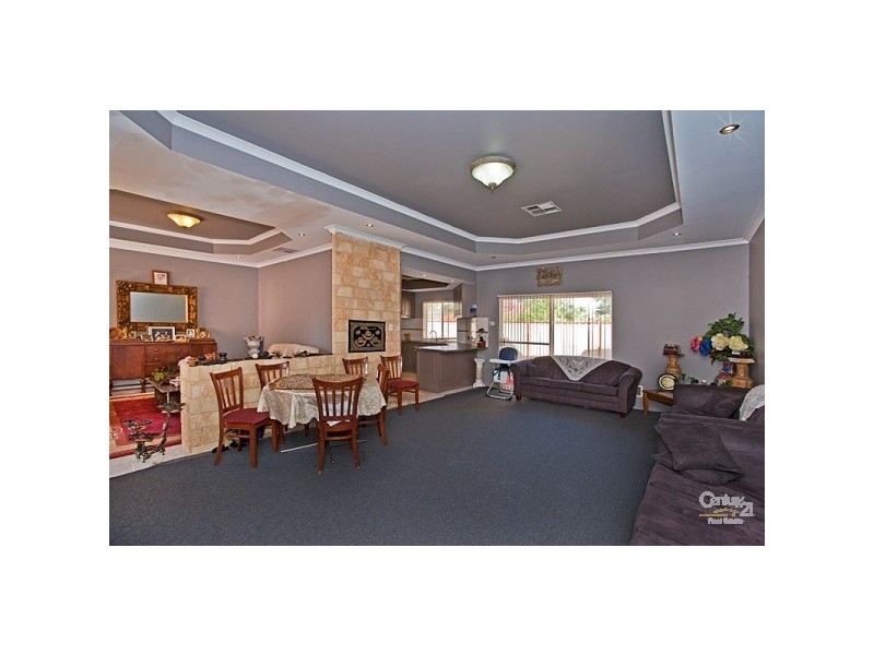 24 Spring Road, Thornlie WA 6108