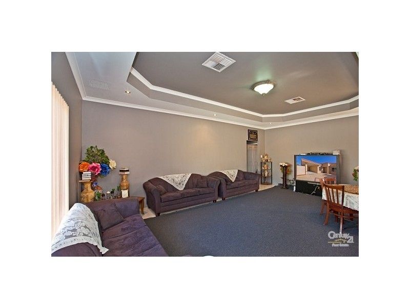 24 Spring Road, Thornlie WA 6108