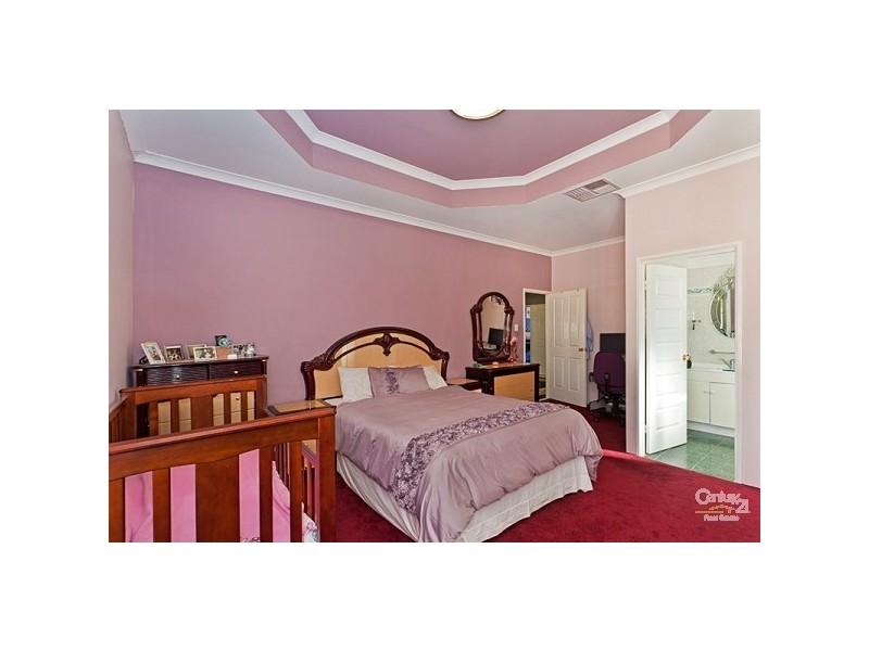 24 Spring Road, Thornlie WA 6108