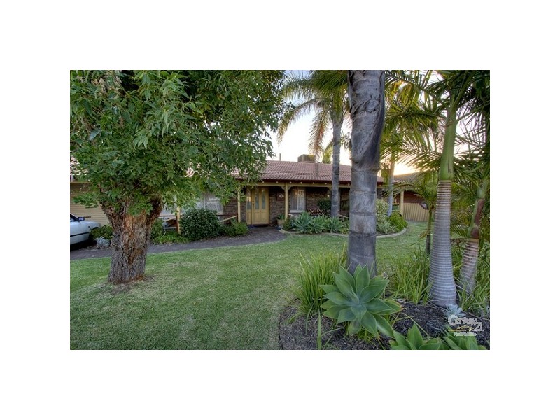 76 Strelitzia Avenue, Forrestfield WA 6058