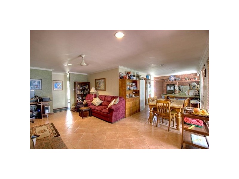 23 Baronet Road, Lesmurdie WA 6076