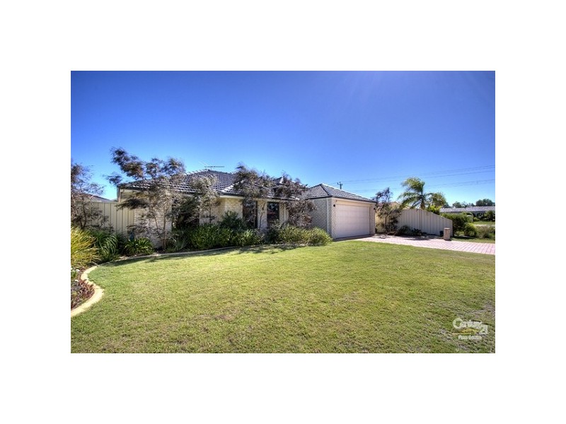 4 Carbine Drive, Wattle Grove WA 6107