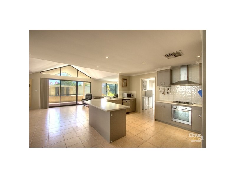 4 Carbine Drive, Wattle Grove WA 6107