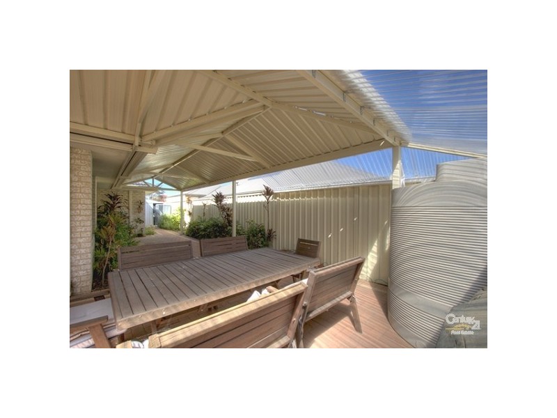 4 Carbine Drive, Wattle Grove WA 6107