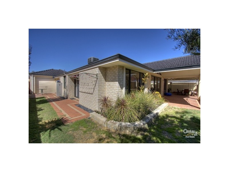 4 Carbine Drive, Wattle Grove WA 6107