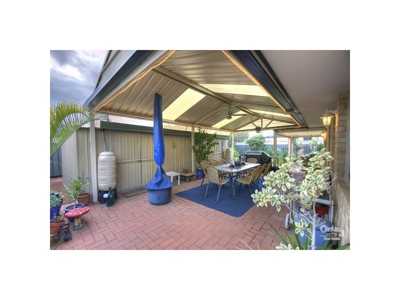 10 Freeduff Drive, Wattle Grove WA 6107