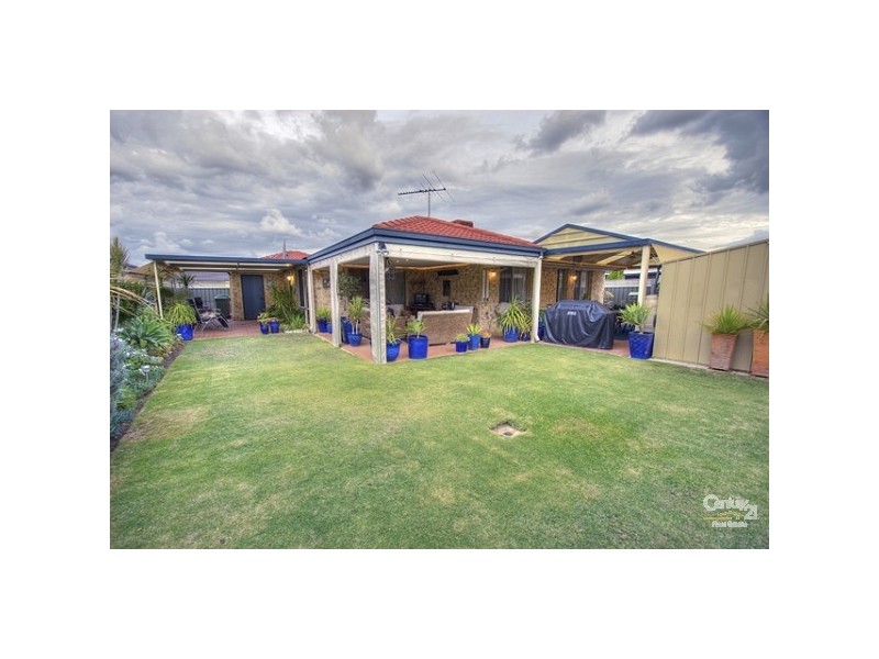 10 Freeduff Drive, Wattle Grove WA 6107