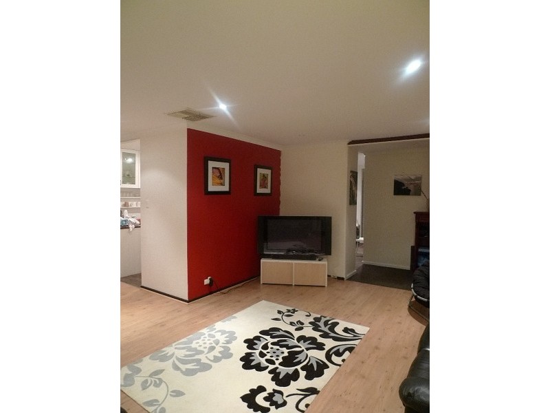 26 Sovereign Place, Forrestfield WA 6058