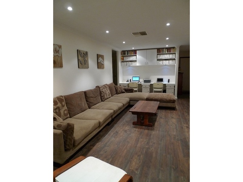 26 Sovereign Place, Forrestfield WA 6058