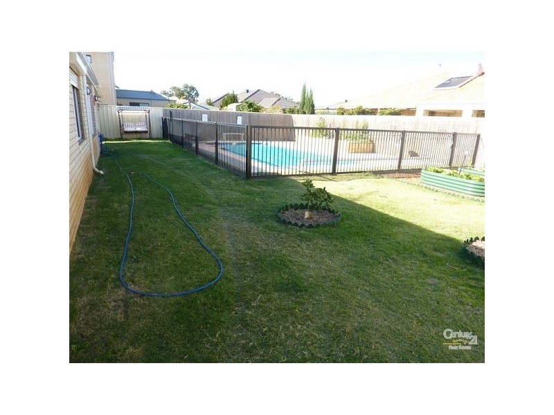 46 Magma Road, Wattle Grove WA 6107