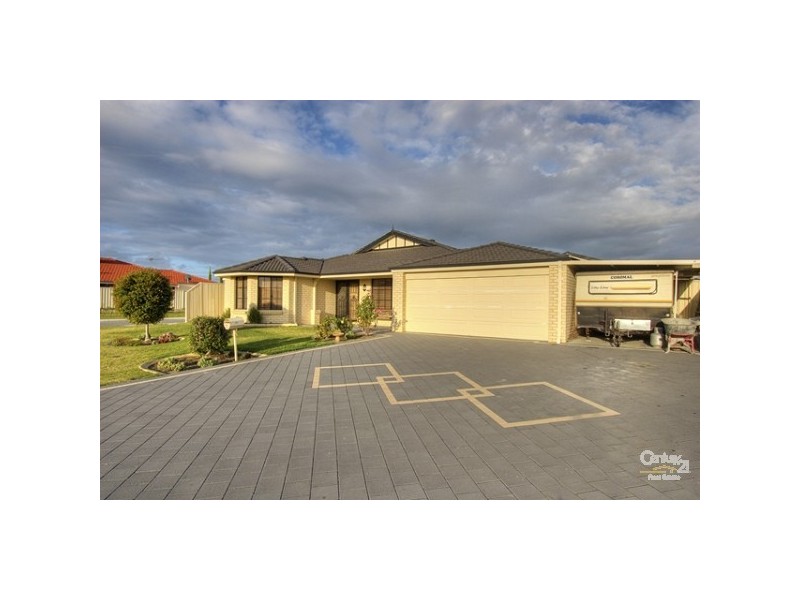 9 Freeduff Drive, Wattle Grove WA 6107