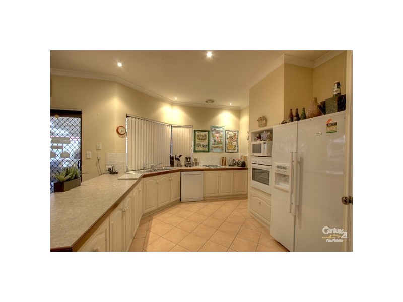 9 Freeduff Drive, Wattle Grove WA 6107