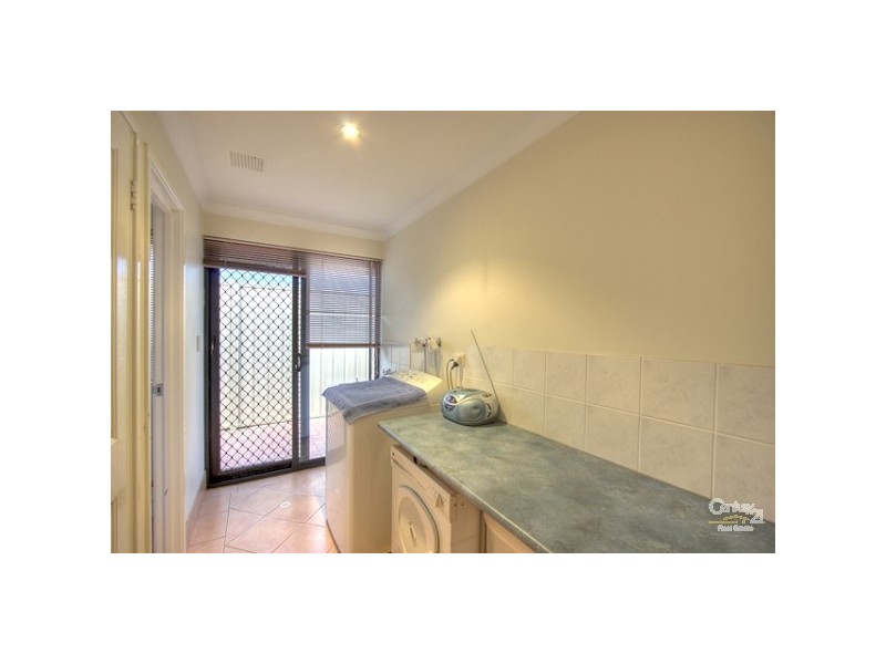 9 Freeduff Drive, Wattle Grove WA 6107