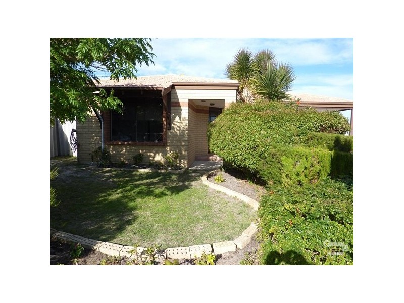 8 Flowerwood Way, Huntingdale WA 6110