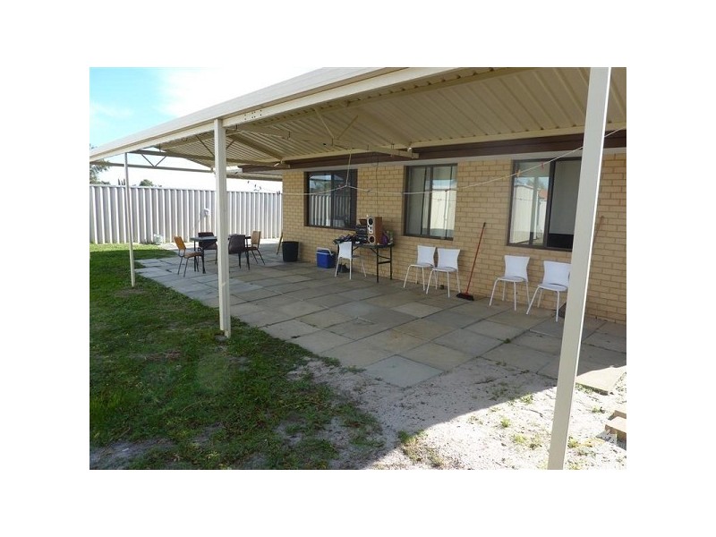 8 Flowerwood Way, Huntingdale WA 6110