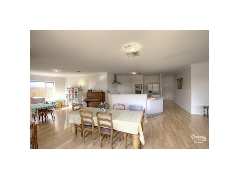 7 Delta Street, Wattle Grove WA 6107