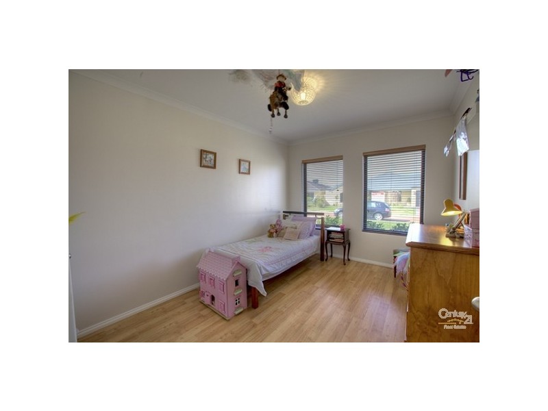 7 Delta Street, Wattle Grove WA 6107