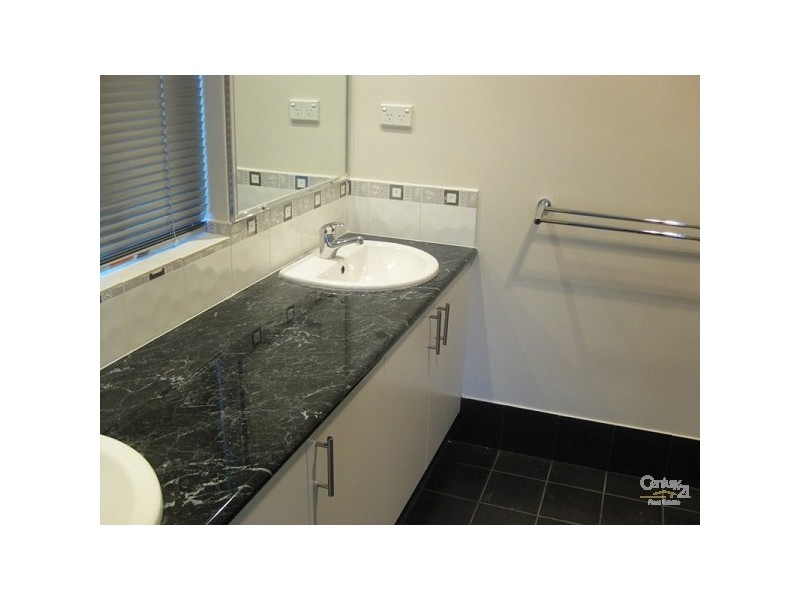 38 Brittain Road, Wattle Grove WA 6107