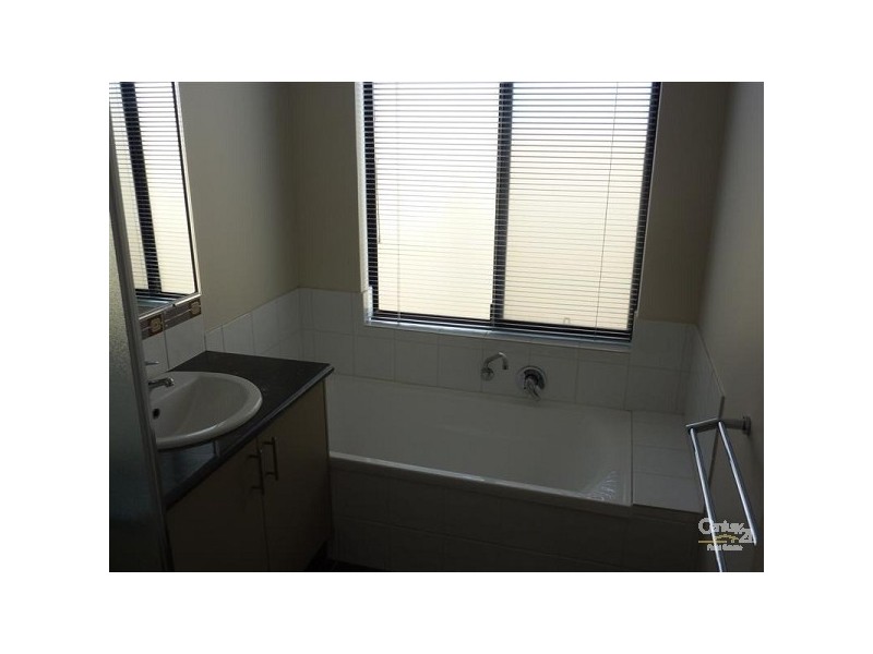 38 Brittain Road, Wattle Grove WA 6107