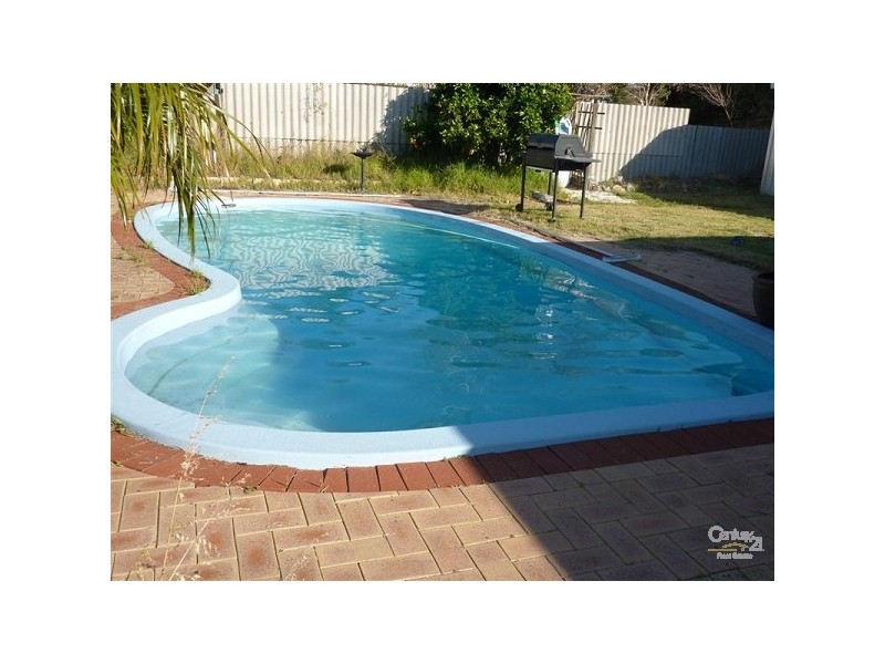 37 Hicks Street, Forrestfield WA 6058