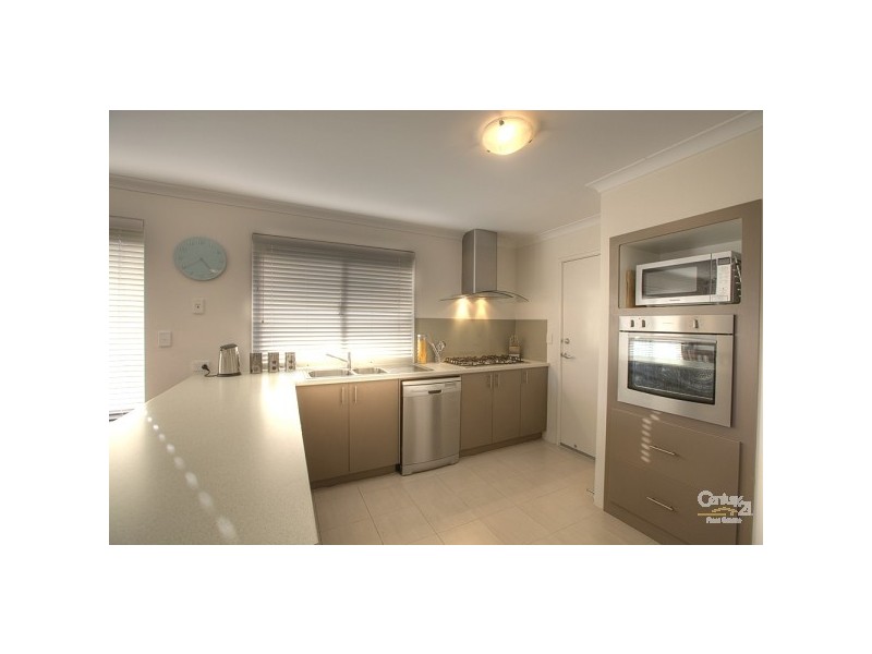 101 Sheffield Road, Wattle Grove WA 6107