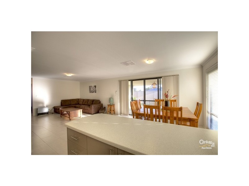 101 Sheffield Road, Wattle Grove WA 6107