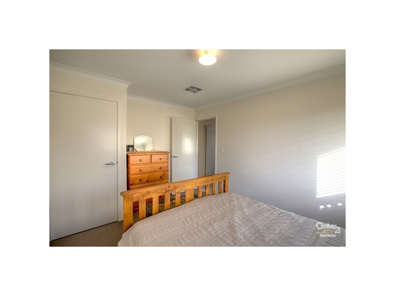 101 Sheffield Road, Wattle Grove WA 6107