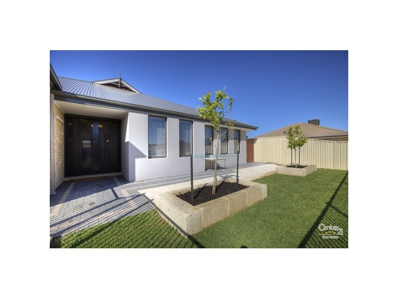 4 Marloo Street, Wattle Grove WA 6107