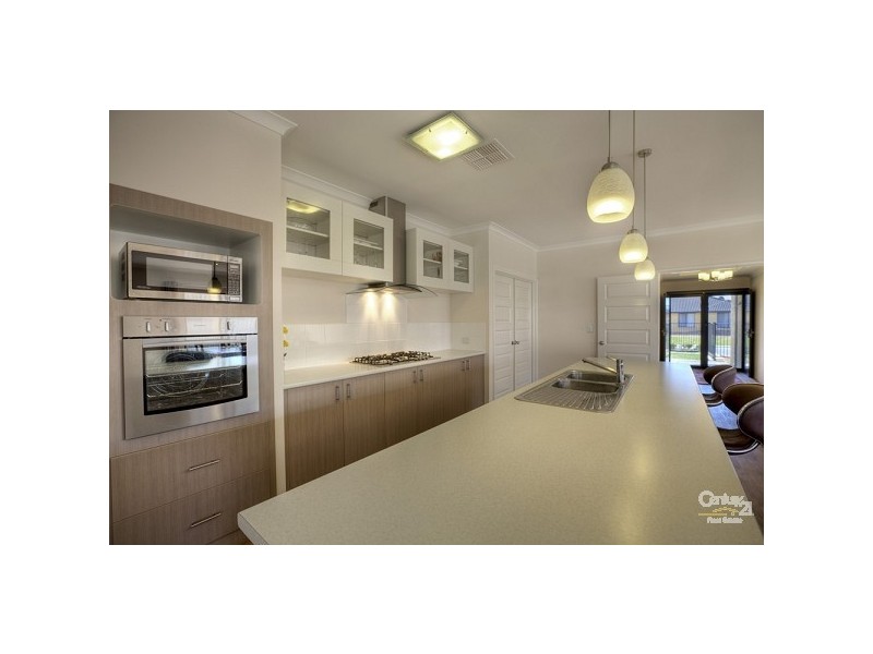 4 Marloo Street, Wattle Grove WA 6107