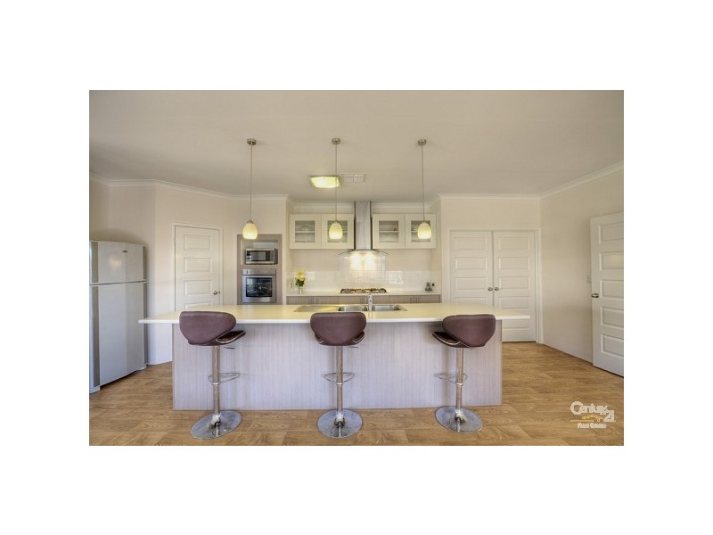 4 Marloo Street, Wattle Grove WA 6107