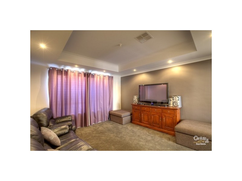 4 Marloo Street, Wattle Grove WA 6107