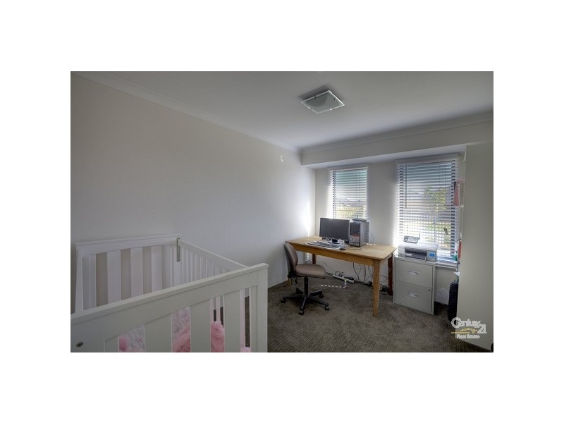 4 Marloo Street, Wattle Grove WA 6107