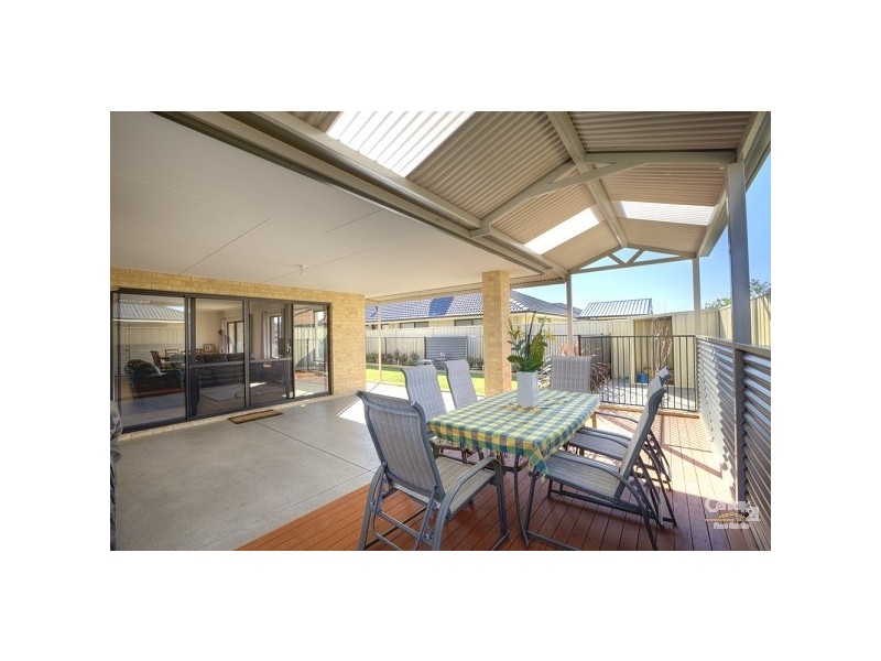 4 Marloo Street, Wattle Grove WA 6107