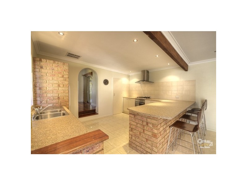 16 Kathleen Close, Maida Vale WA 6057