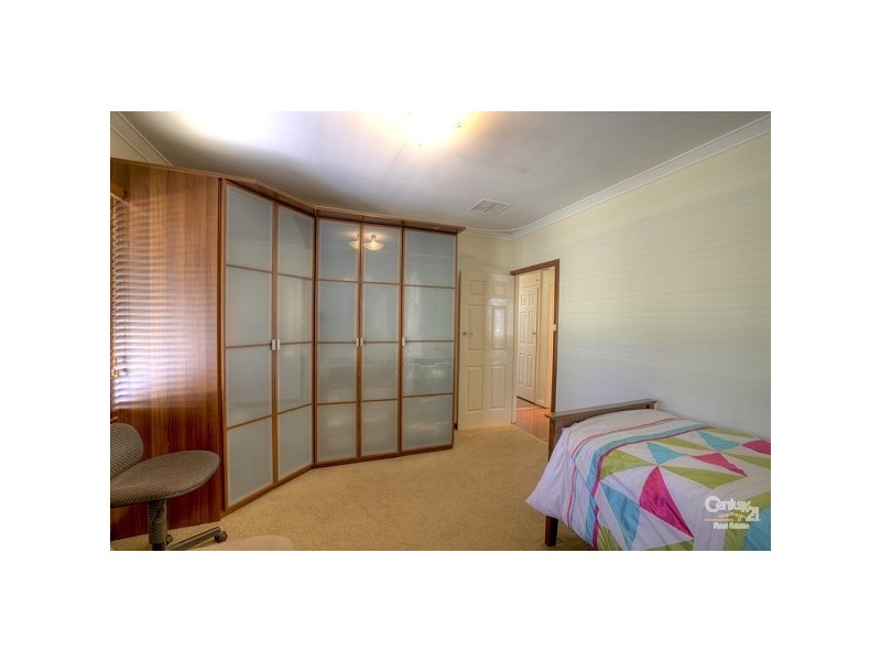 16 Kathleen Close, Maida Vale WA 6057